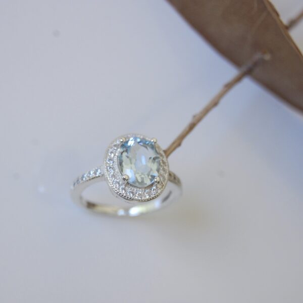 Swiss Blue Topaz Sterling Silver Ring - Image 4