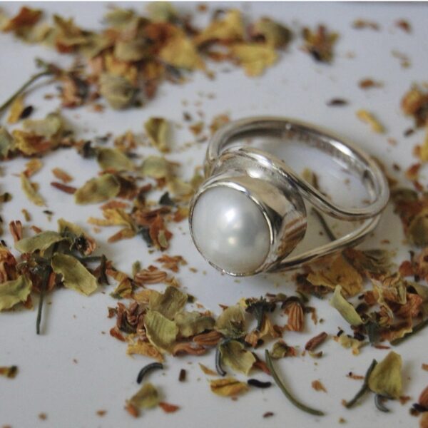 Natural Pearl Sterling Silver Ring - Image 2