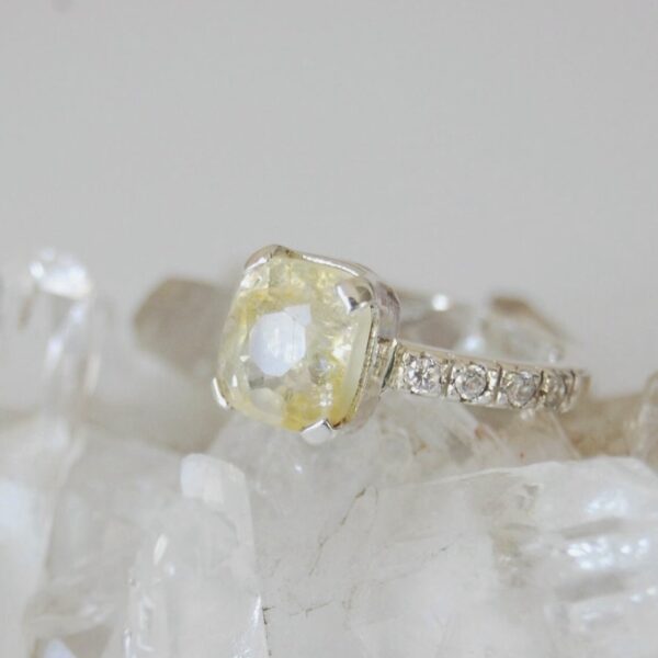 Topaz and Cubic Zirconia Sterling Silver Ring - Image 2