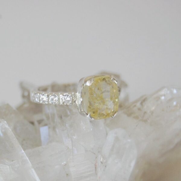 Topaz and Cubic Zirconia Sterling Silver Ring - Image 3