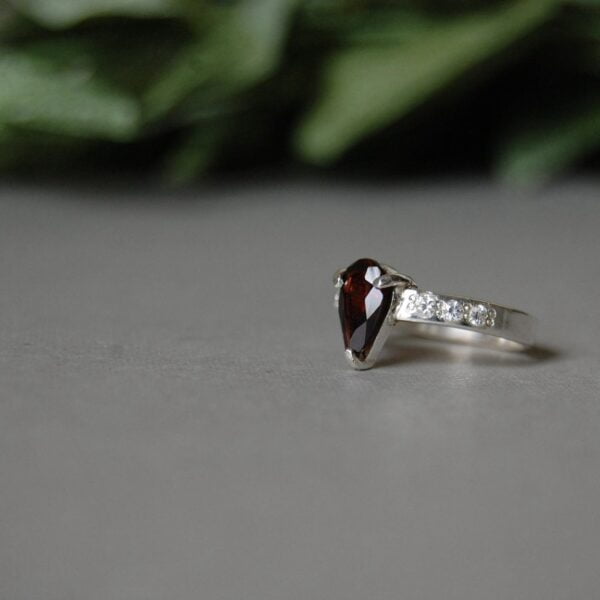 Red Garnet and Cubic Zirconia Sterling Silver Ring - Image 2