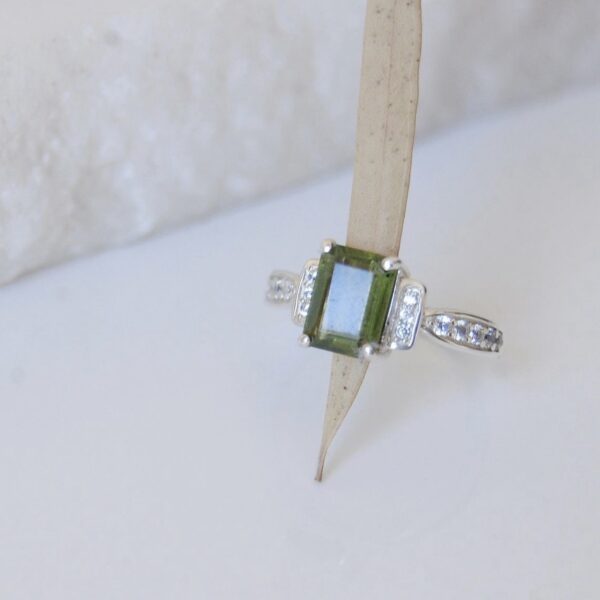 Peridot and Cubic Zirconia Sterling Silver Ring - Image 4