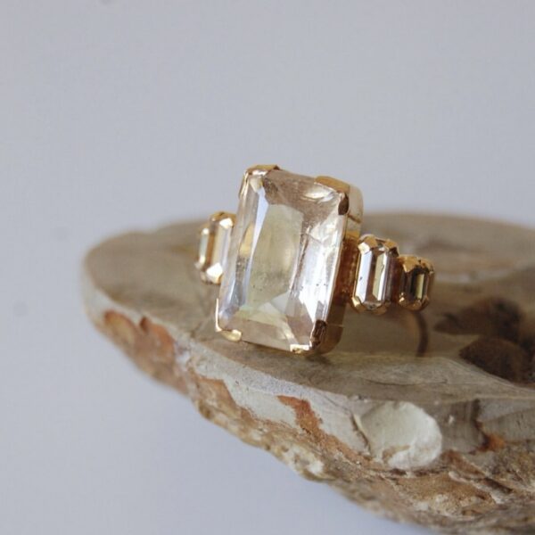 Topaz 21 Karat Gold ring