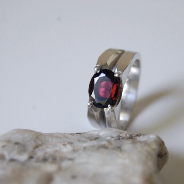 Red Garnet Sterling Silver Band Ring - Image 2