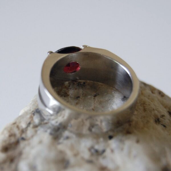 Red Garnet Sterling Silver Band Ring - Image 3