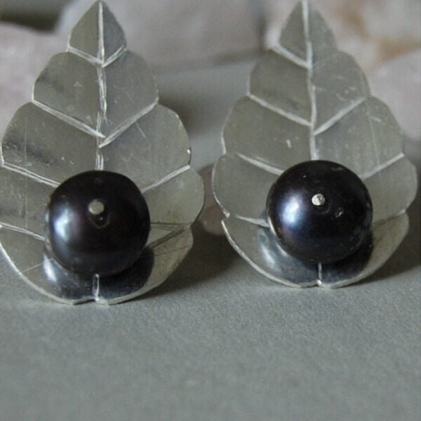 Black Pearl Leaf Sterling Silver Earrings - Image 2