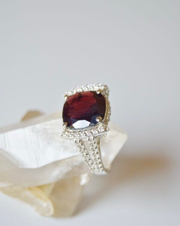 Garnet Glow - Image 3