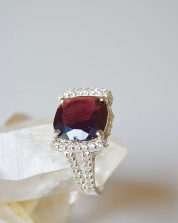 Garnet Glow - Image 4